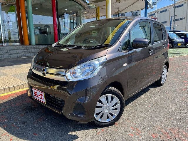 NISSAN