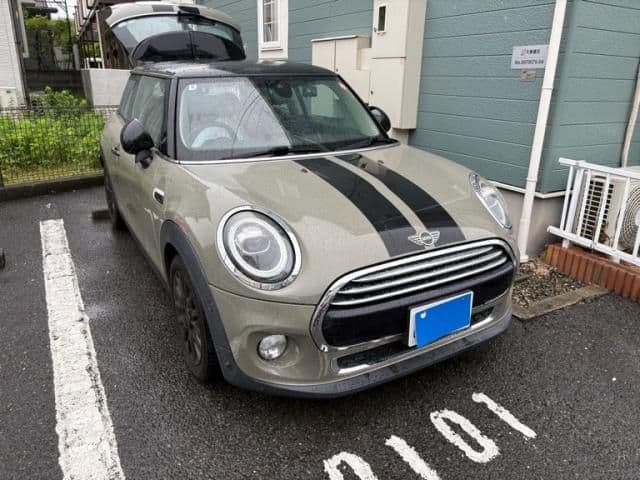 Car thumbnail 2