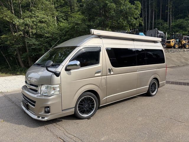 TOYOTA HIACE van 2WD