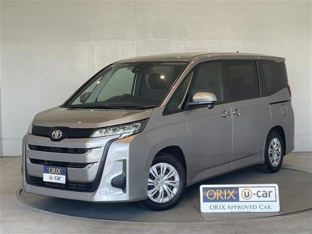 TOYOTA NOAH