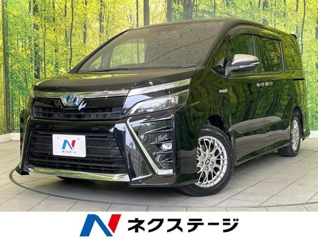 TOYOTA VOXY HYBRID