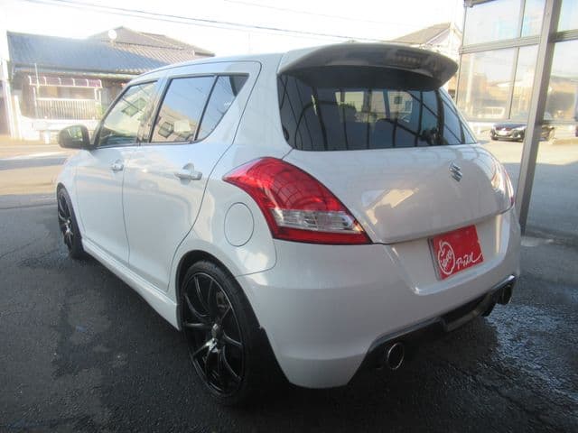Car thumbnail 3