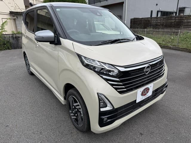 NISSAN DAYZ 4WD
