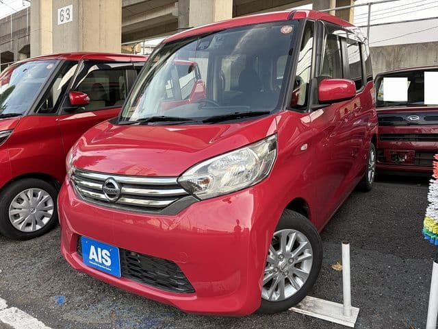 NISSAN