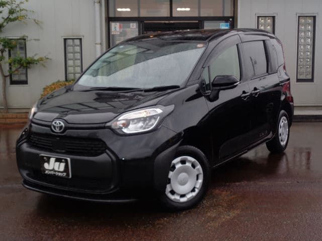 TOYOTA SIENTA HYBRID