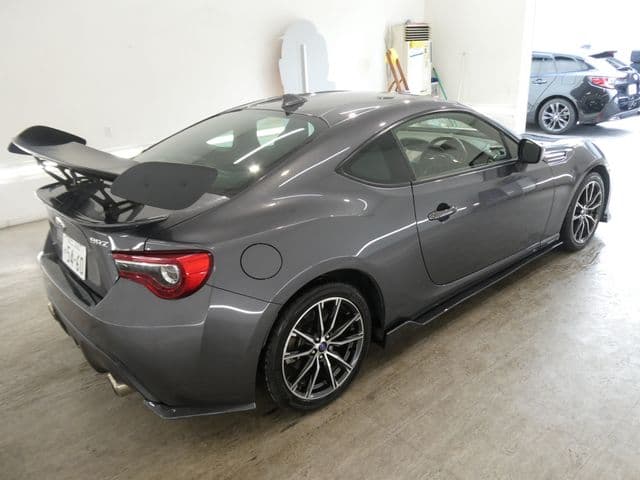 Car thumbnail 4