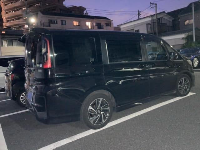 Car thumbnail 3