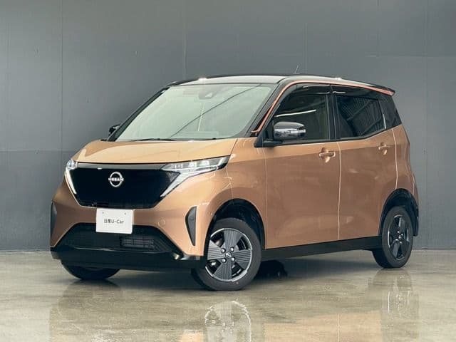 NISSAN