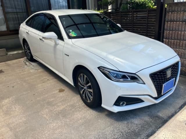 TOYOTA CROWN sedan hybrid