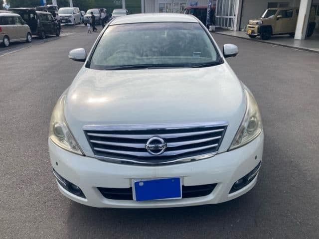 NISSAN