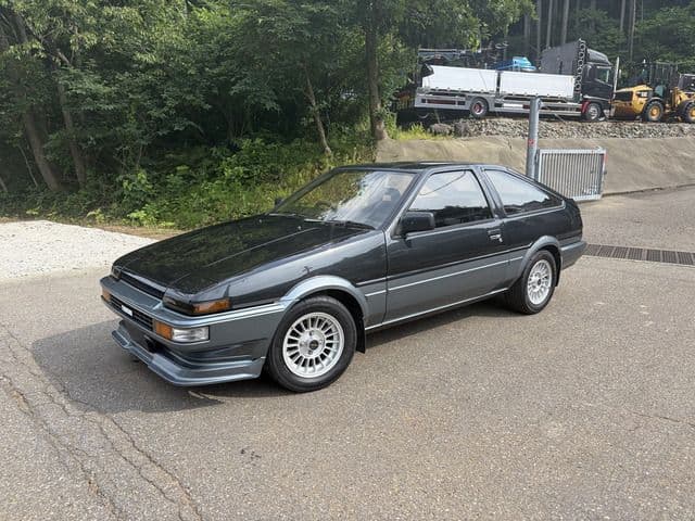Car image 1