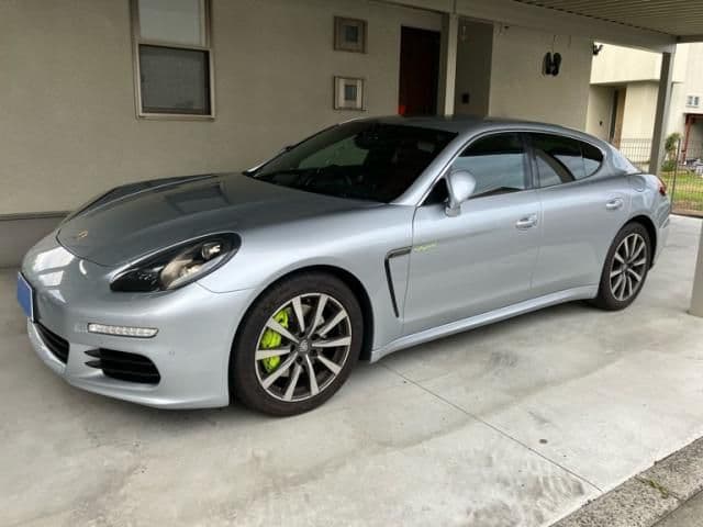 PORSCHE