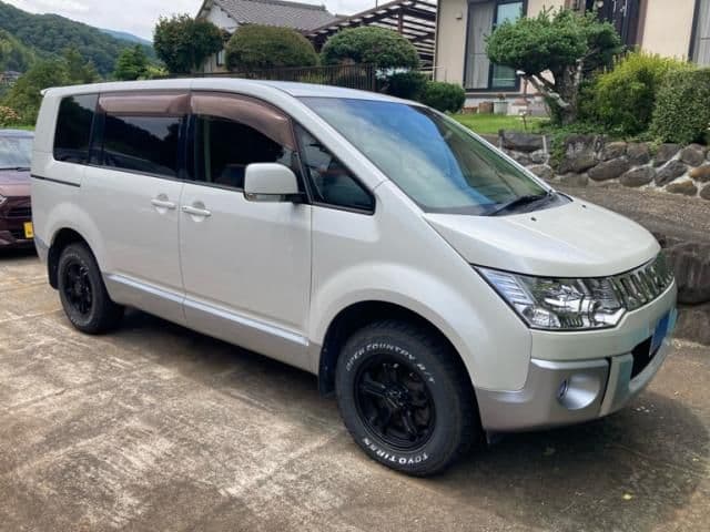 MITSUBISHI DELICA D:5 4WD