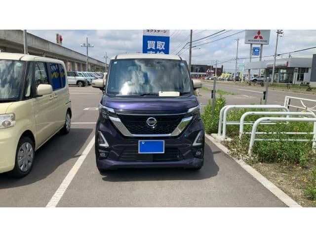 NISSAN ROOX 4WD