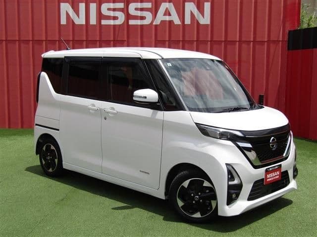 NISSAN ROOX