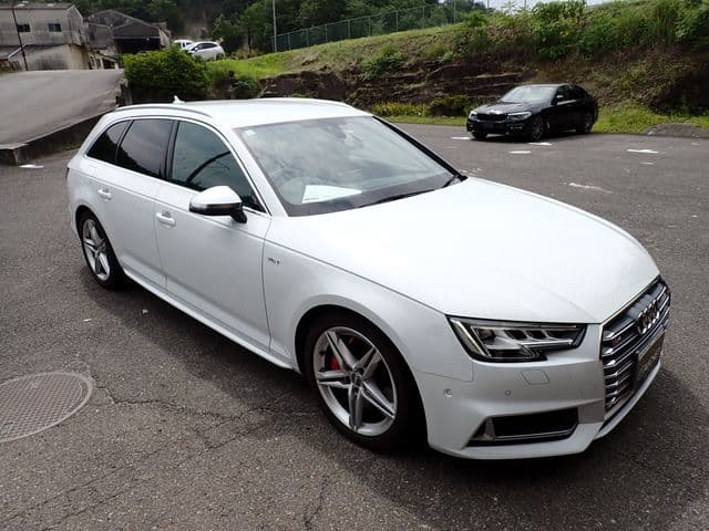 Car thumbnail 4