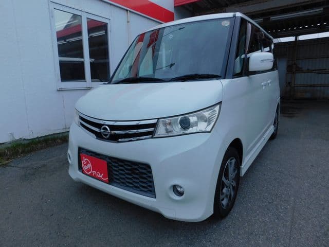 NISSAN