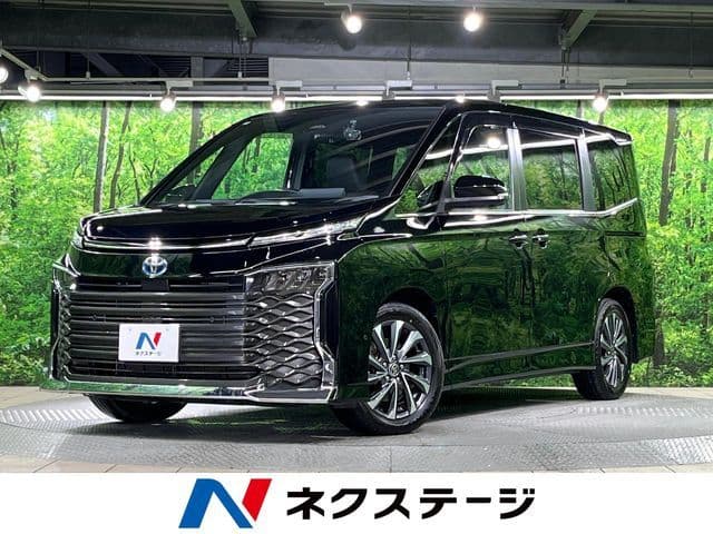 TOYOTA VOXY HYBRID