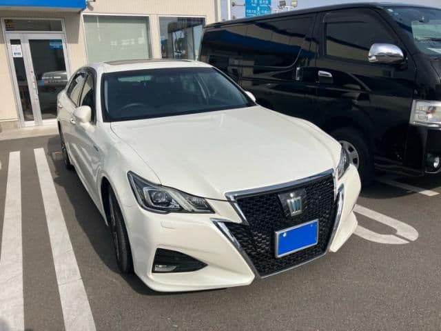 TOYOTA CROWN sedan hybrid