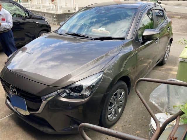 Car thumbnail 3