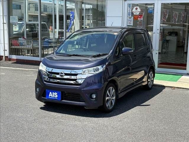 NISSAN
