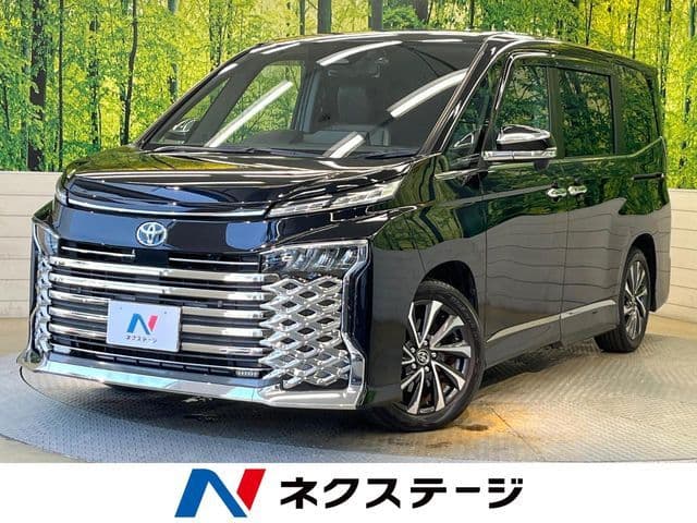 TOYOTA VOXY HYBRID
