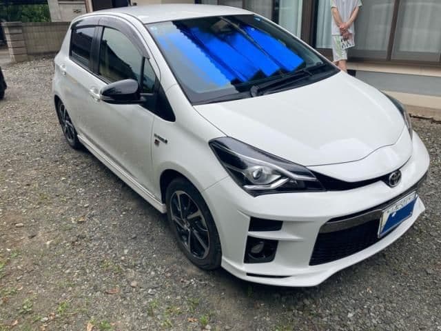 Car thumbnail 3