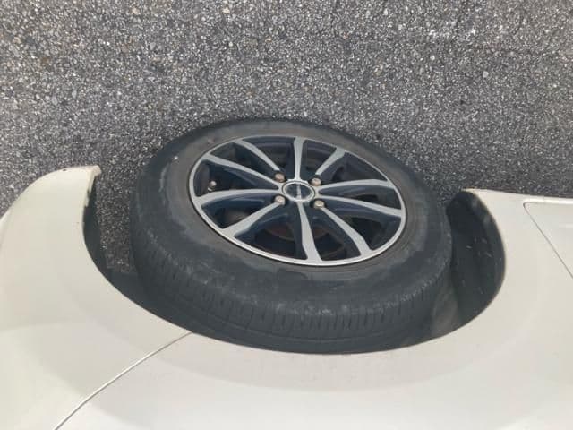 Car thumbnail 3
