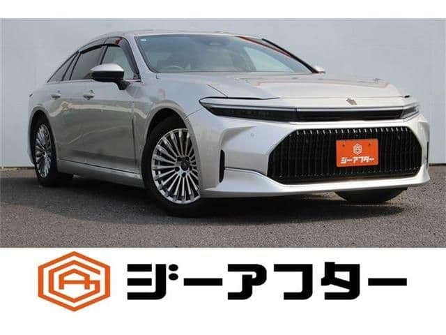TOYOTA CROWN sedan hybrid