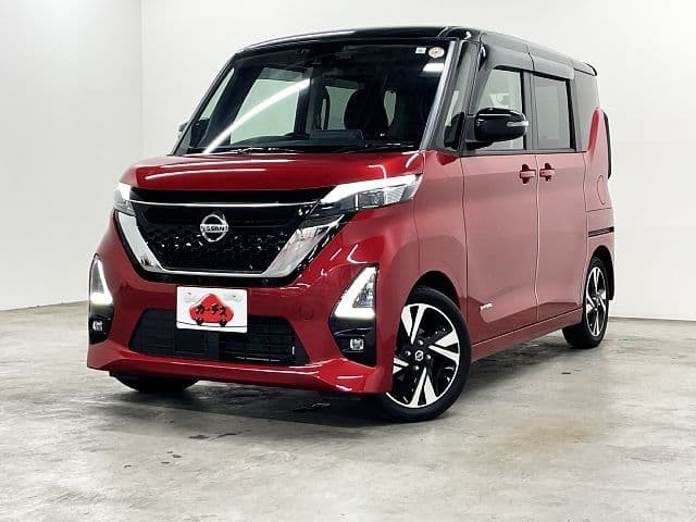 NISSAN
