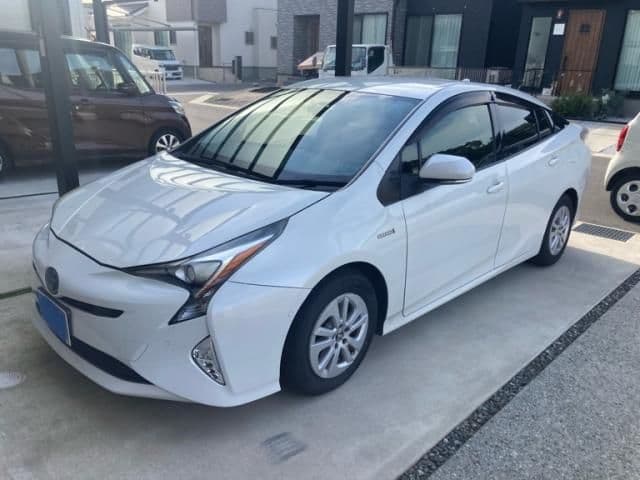 TOYOTA PRIUS