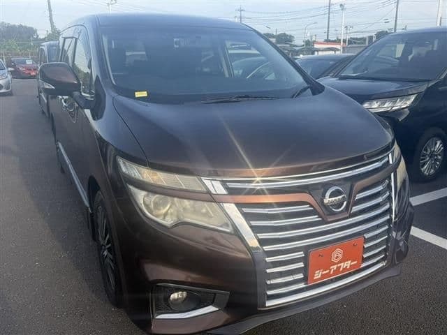 NISSAN ELGRAND