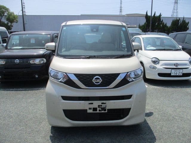 NISSAN