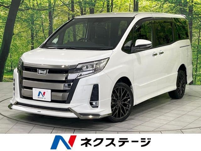 TOYOTA NOAH 4WD