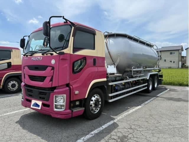 ISUZU GIGA