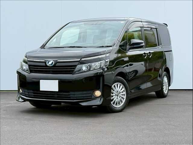 TOYOTA VOXY HYBRID