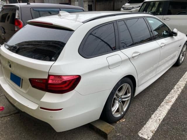 Car thumbnail 3
