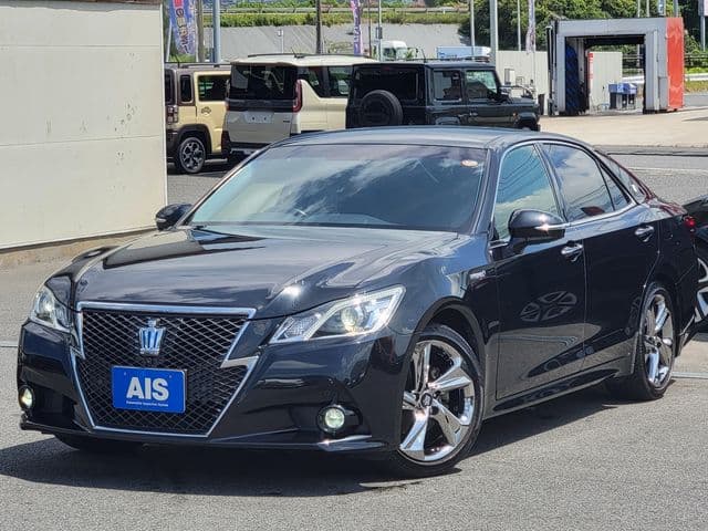 TOYOTA CROWN sedan hybrid