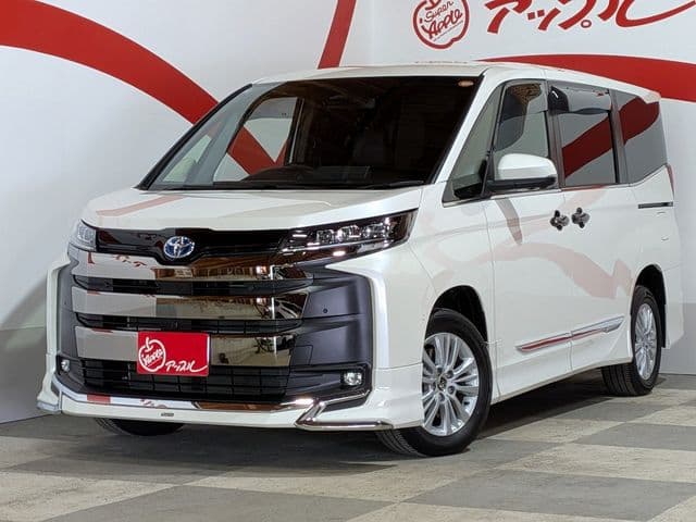 TOYOTA NOAH HYBRID 4WD