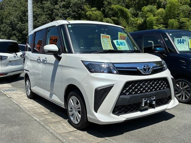 TOYOTA ROOMY 4WD
