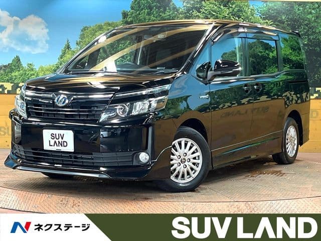 TOYOTA VOXY HYBRID