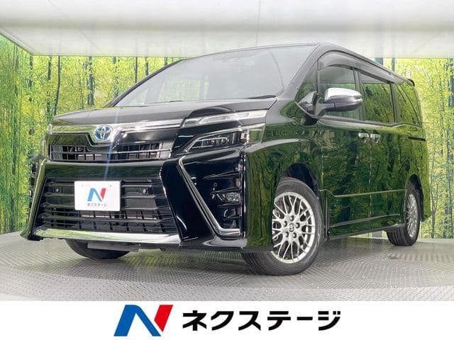 TOYOTA VOXY HYBRID