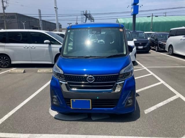 NISSAN