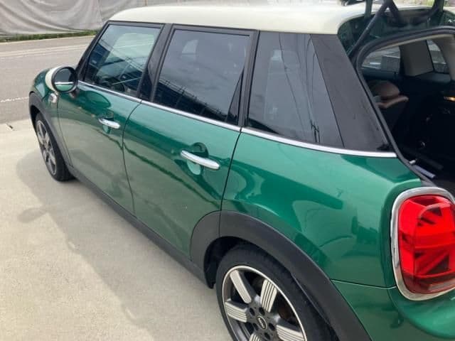 Car thumbnail 4