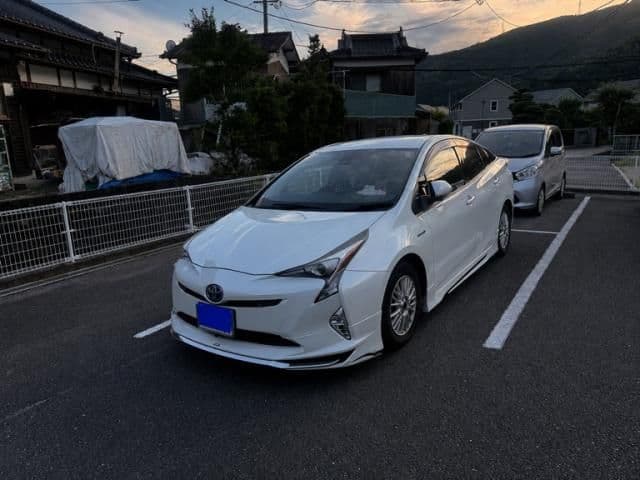 Car image 1