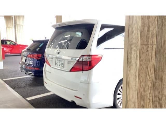 Car thumbnail 4