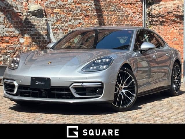 PORSCHE