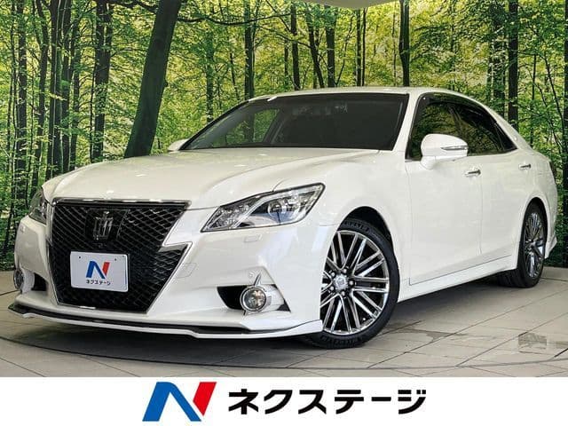 TOYOTA CROWN sedan