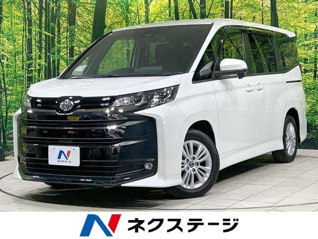 TOYOTA NOAH