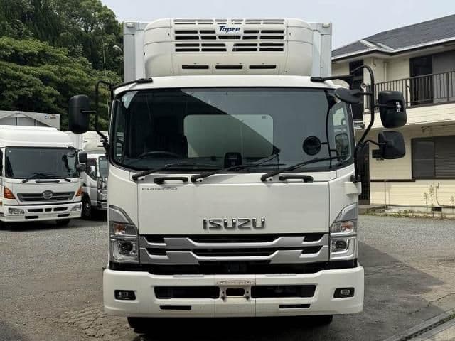 ISUZU